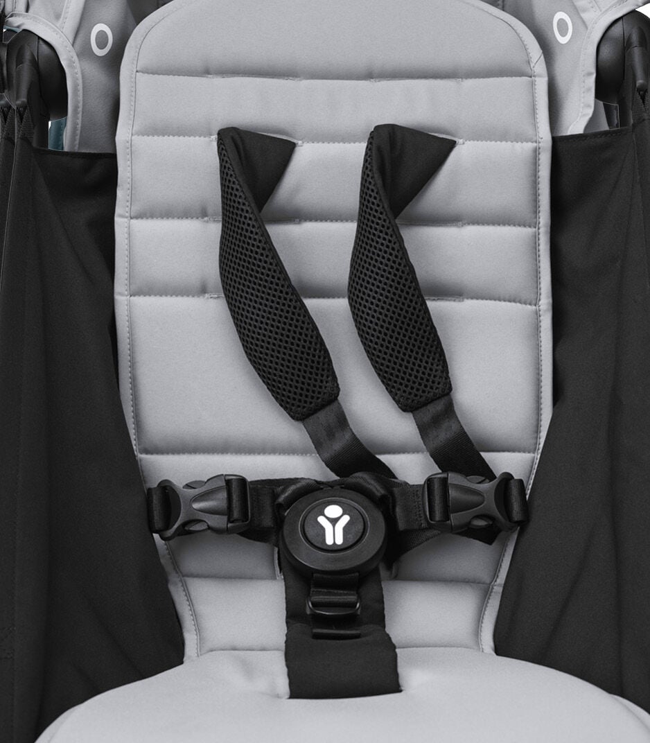 Stokke® YOYO3® 6+ Stone. Shoulder Strap Mesh, detail. galery image 6